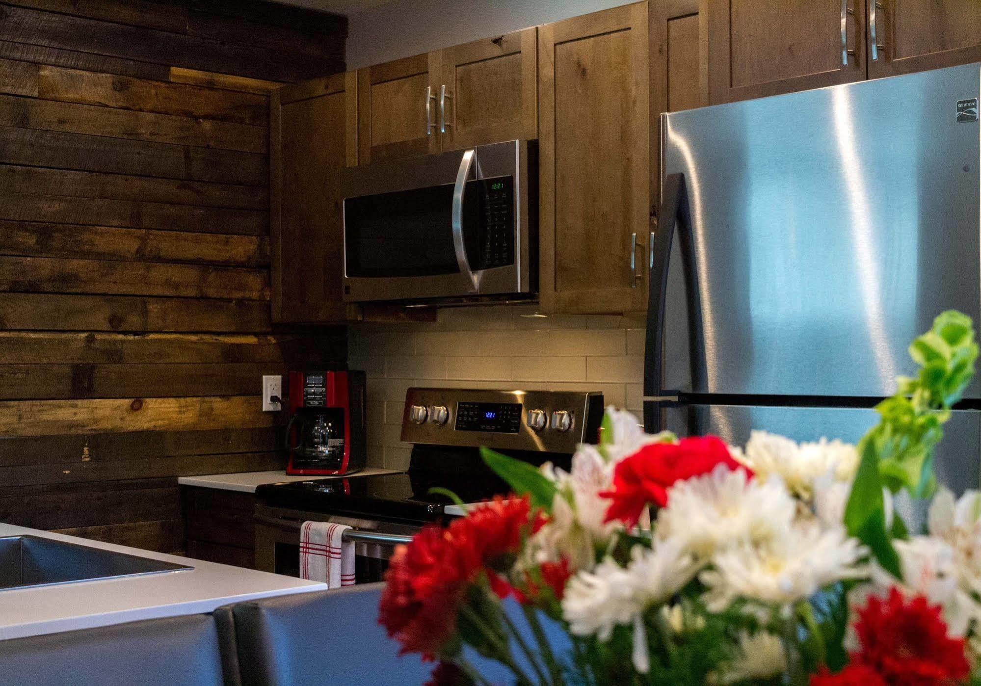 Lake Placid Inn: Residences Bagian luar foto